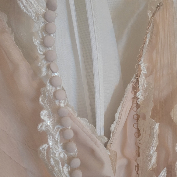 Stella York Wedding Dress - Picture 10 of 13